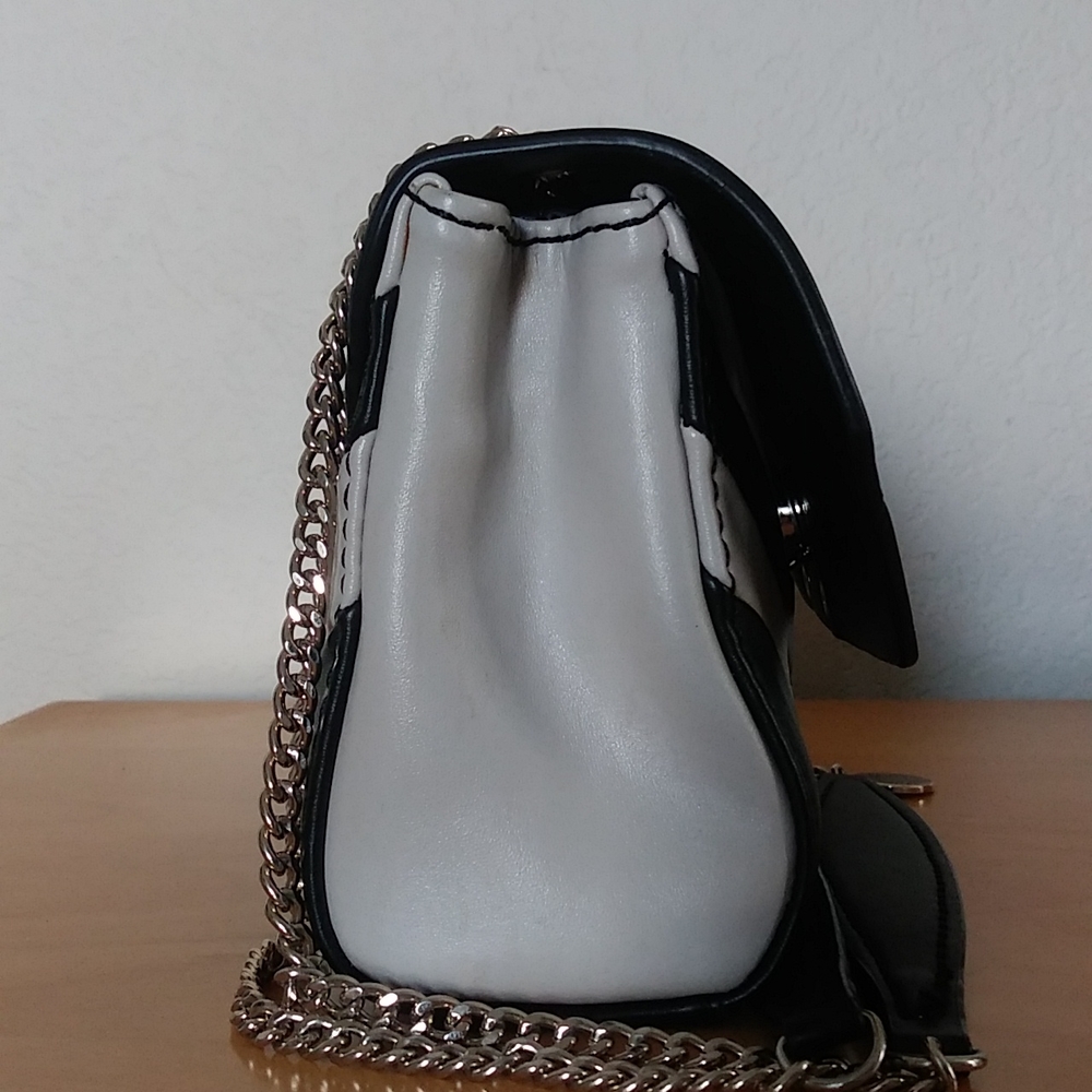 Guess crossbody convertible black and white bag small - Picture 3 of 16